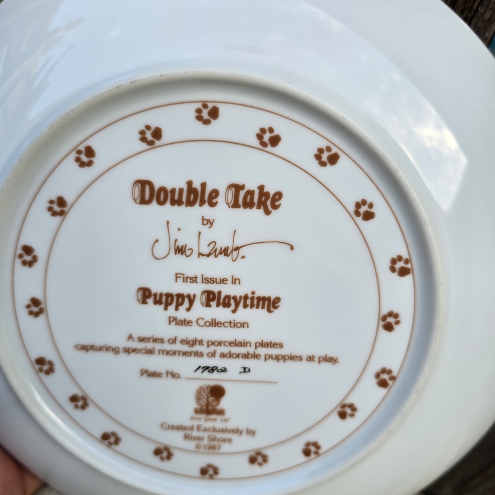Vintage Collectors Decorative Plate with Puppies and Apples - Picture 3 of 4